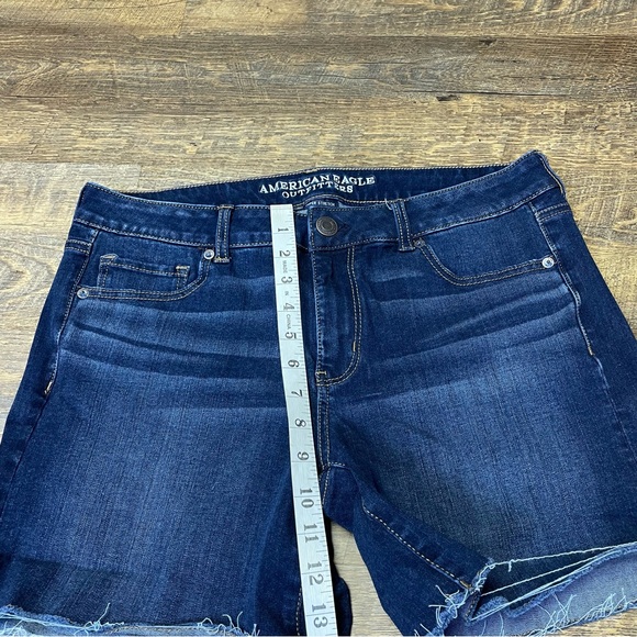 American Eagle Outfitters 360° Super Stretch Midi Roll Cuff Denim Shorts Size 14 - Picture 4 of 8